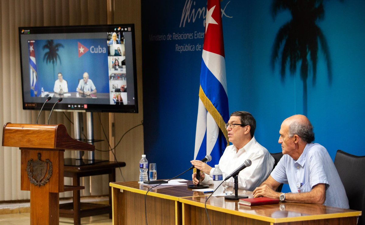 Realizamos en @CubaMINREX videoconferencia con Jefes de Misiones y Cónsules Generales de #Cuba en el exterior. Fueron presentados los principales resultados del balance de política exterior de 2023 efectuado con el Presidente @DiazCanelB. Analizamos las prioridades para 2024.