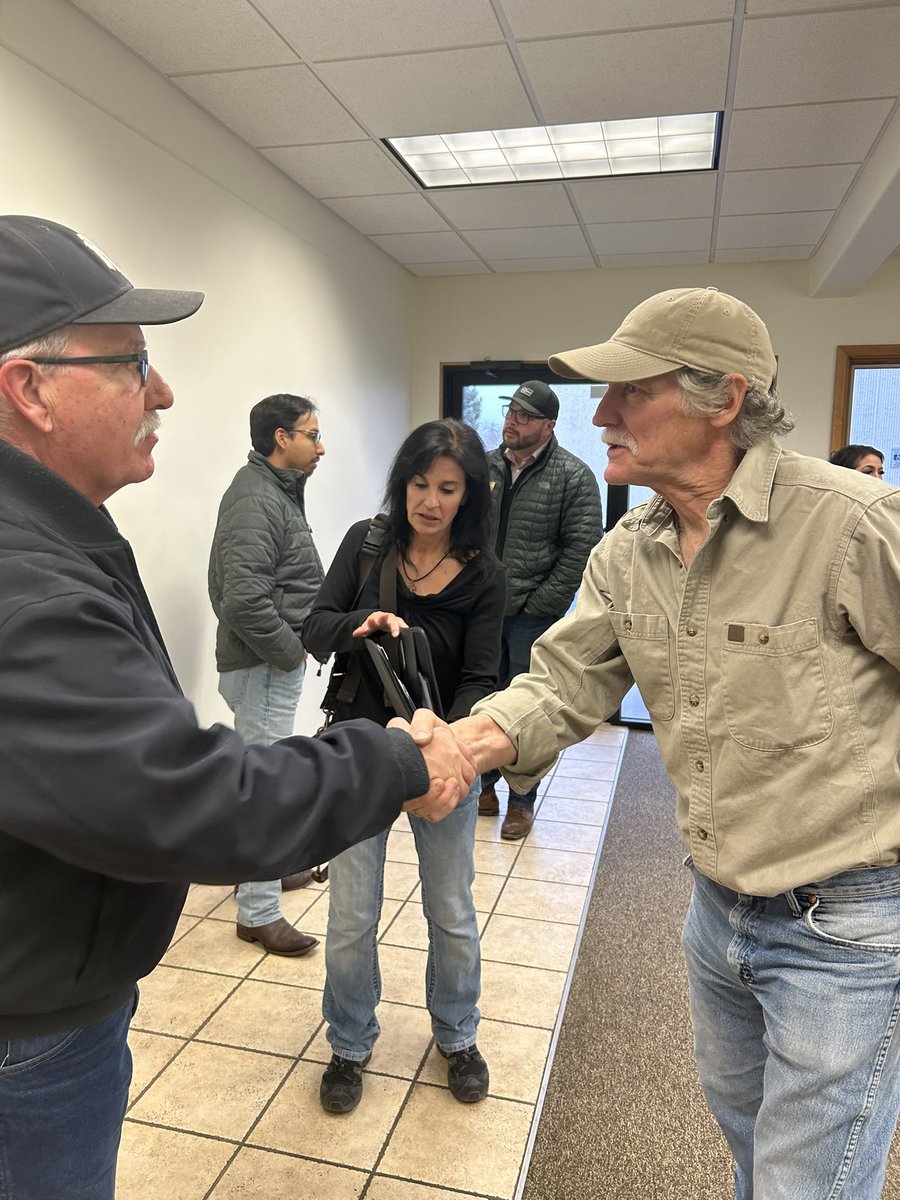 QuintonMT_'s tweet photo. The Billings office is now open and ready to rock! Jon Tester and the Democrats aren’t gonna know what hits them on Election Day. 

Together we will #retiretester and #beatbiden 🇺🇸🐘 https://t.co/6Ts8roVoN7