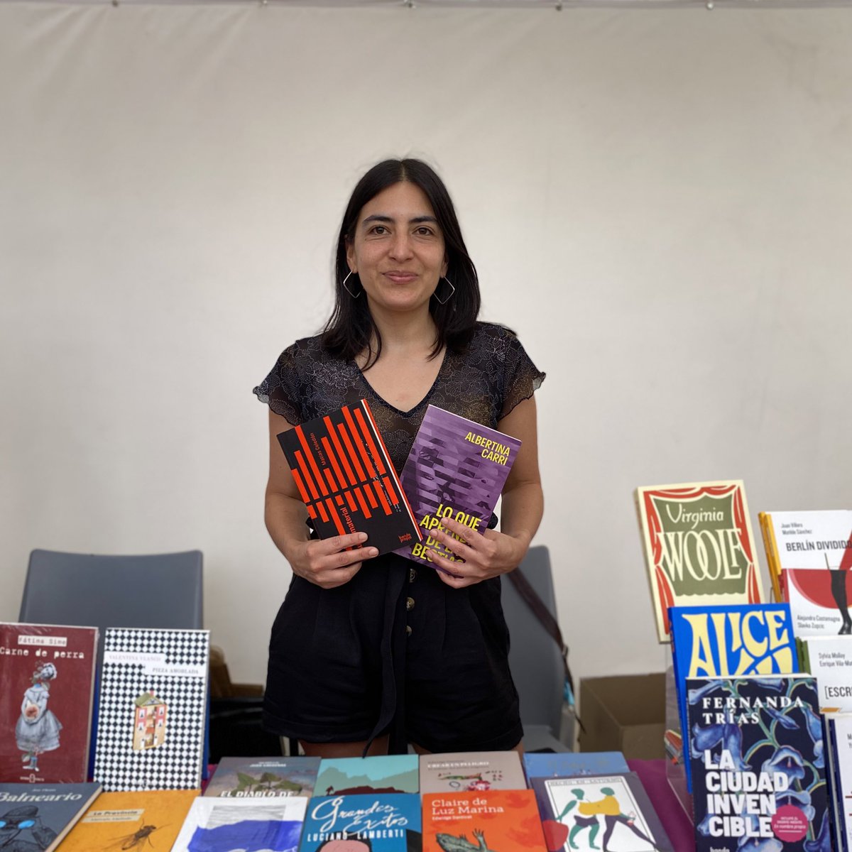 bandapropia's tweet photo. Así fue la #FILL2024 de #Ñuñoa 💞 Ayer cerramos cuatro días de feria en la Plaza Ñuñoa, agradecemos a todes quienes se acercaron. Si no pudiste ir, te contamos que todo el catálogo está disponible en nuestra web https://t.co/B3eSB47iKA y en librerías de 🇨🇱,🇦🇷 y🇪🇸 🤓 https://t.co/oJbZ4vz0l9