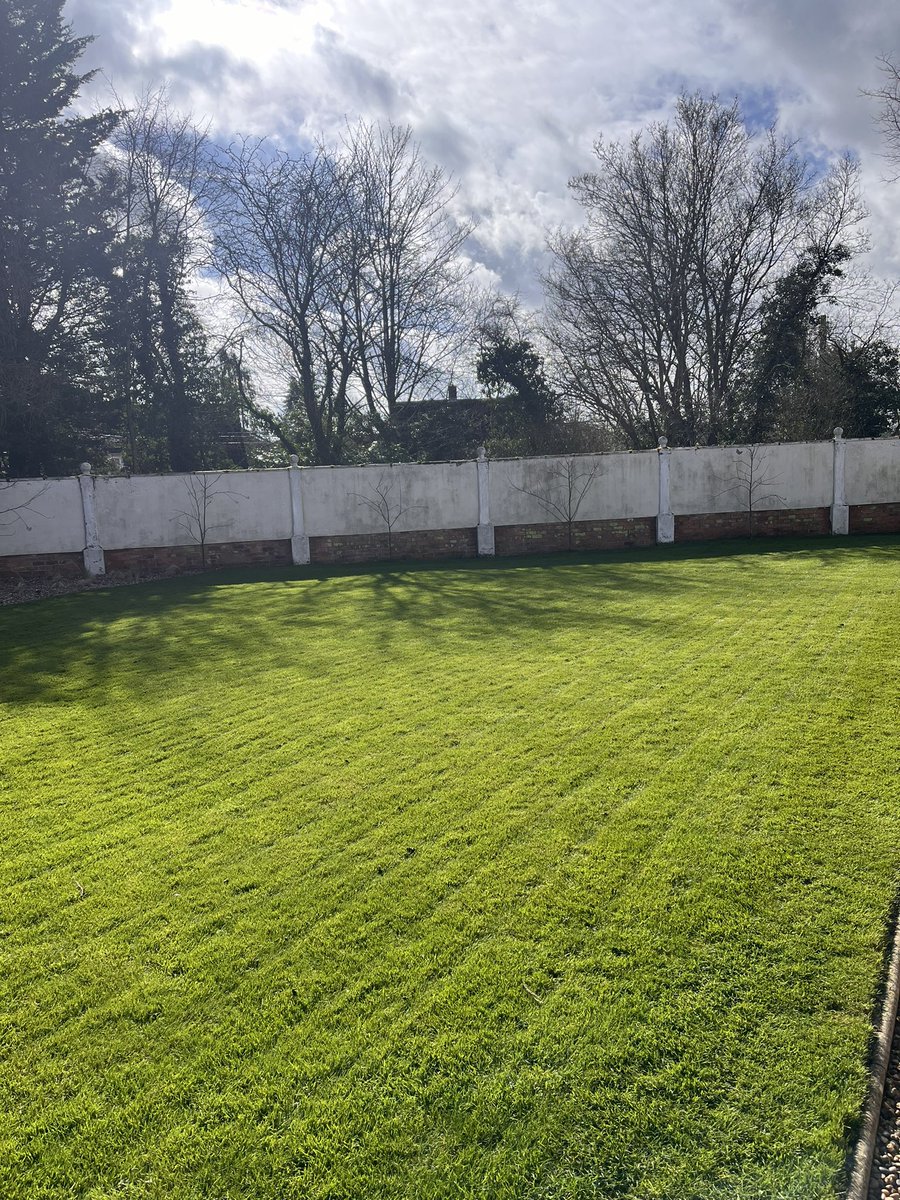 DH_Maintenance's tweet photo. Was a lovely day - but a #frost delayed start 🙈 so much to get done. All cut & those that needed it #scarified & #hoovered up with #rotary #mower after 👍 https://t.co/wf8pZUtKGT
