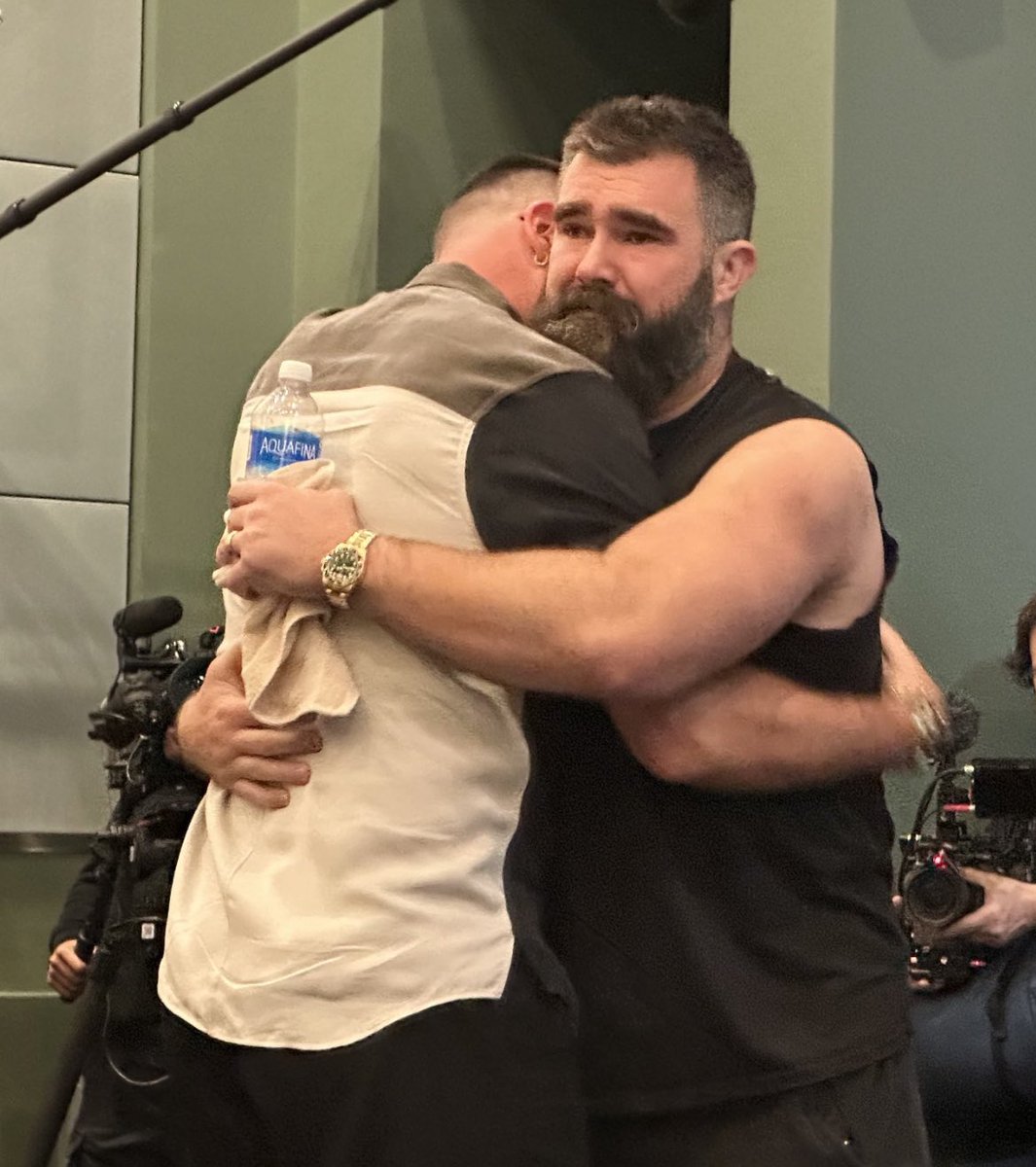 taylorstightend's tweet photo. jason and his brother🥺 https://t.co/YVqpVA48Lr