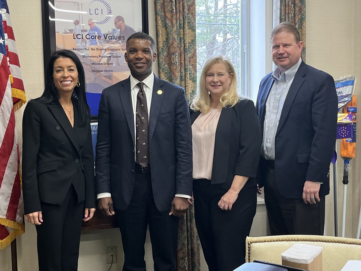 RodneyHallforMS's tweet photo. Every week I tour MS to boost economic development by connecting with defense-based businesses. Recently visited LCI-Hazlehurst, employing blind individuals, producing defense products. We must champion economic growth from within. Headed to the Delta next โฆ #MadeinMS #msleg https://t.co/NUpAazePcz