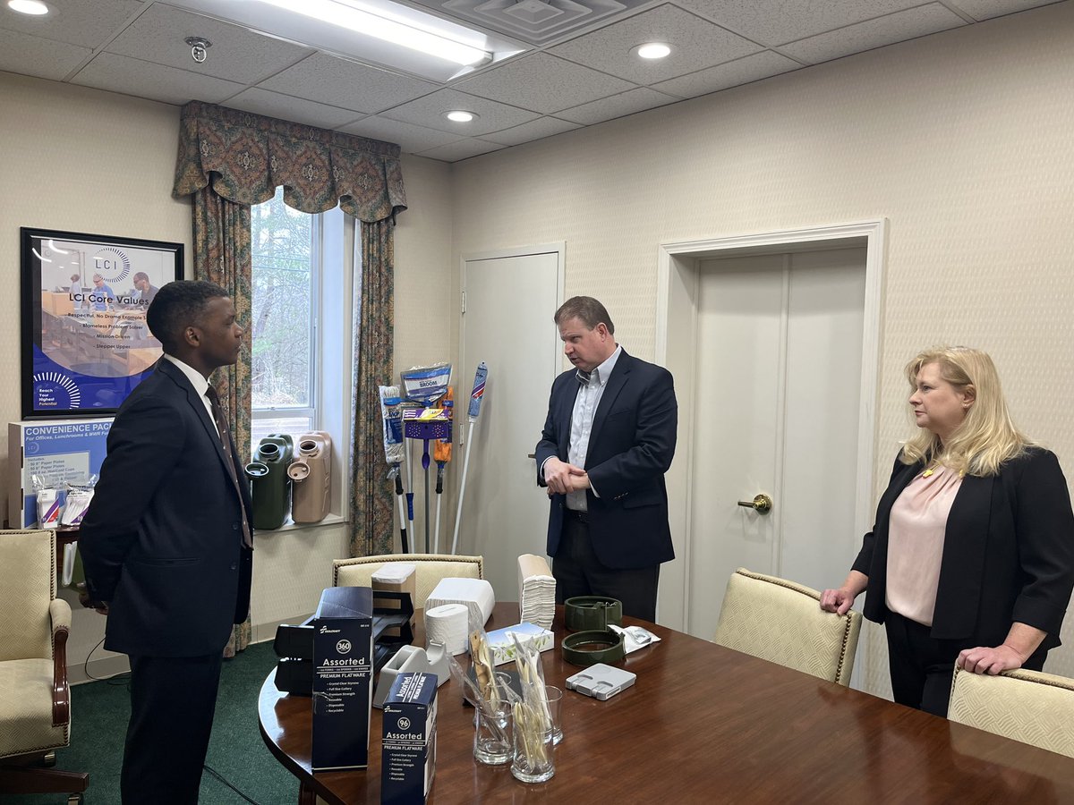 RodneyHallforMS's tweet photo. Every week I tour MS to boost economic development by connecting with defense-based businesses. Recently visited LCI-Hazlehurst, employing blind individuals, producing defense products. We must champion economic growth from within. Headed to the Delta next โฆ #MadeinMS #msleg https://t.co/NUpAazePcz