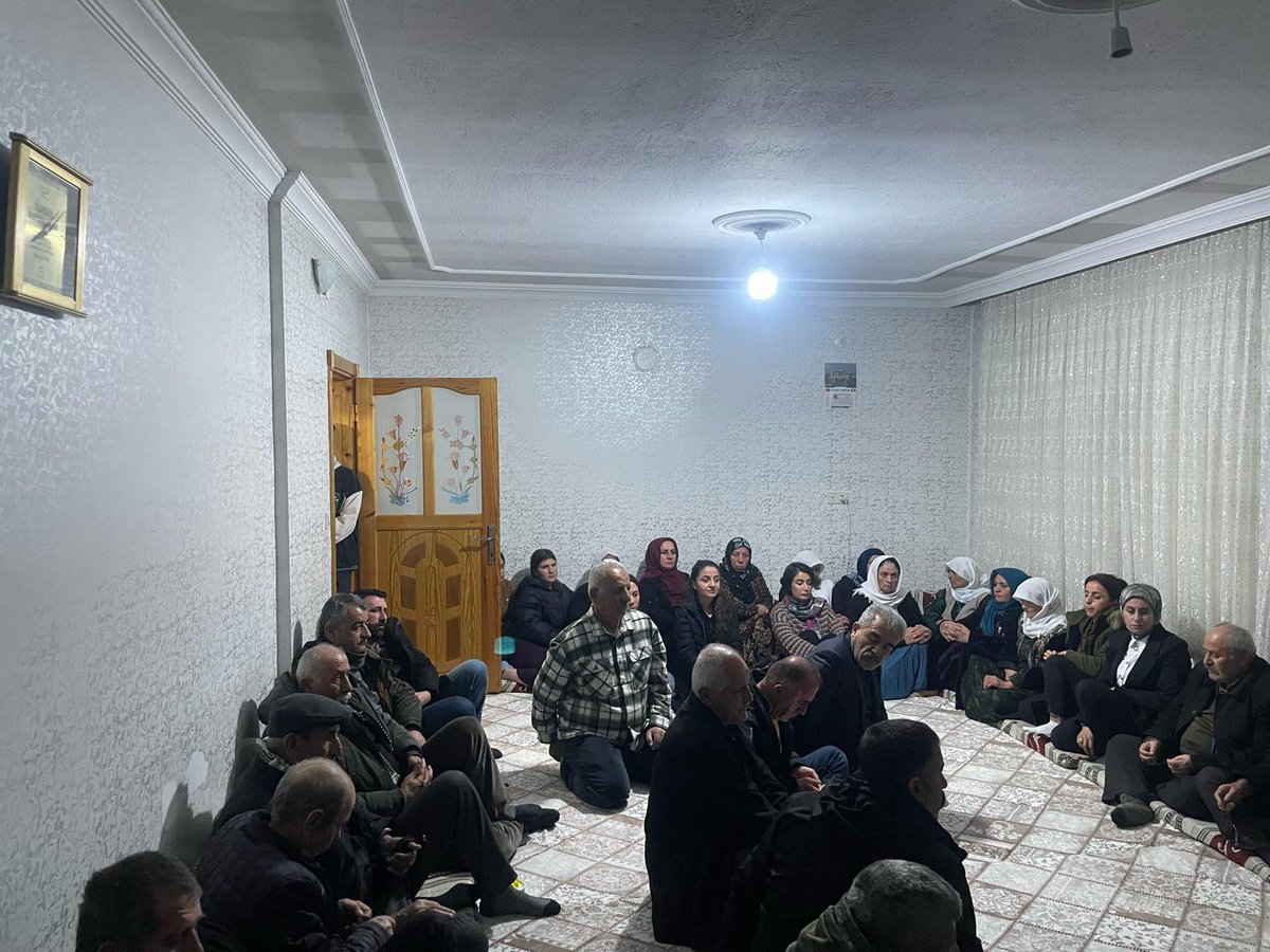 DbpEdremit's tweet photo. Edremit Süphan ve yeni mahalle partimize kapısını açan halkın sorunlarına çözümü  DEM parti https://t.co/nsjWiYBe86