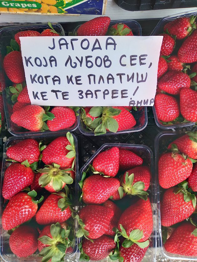 TaaTanja's tweet photo. @marijadzs Чичко Амир кажа ако купиш пет канчиња, на шестото ќе имаш 50%. https://t.co/7iinAsnEQU