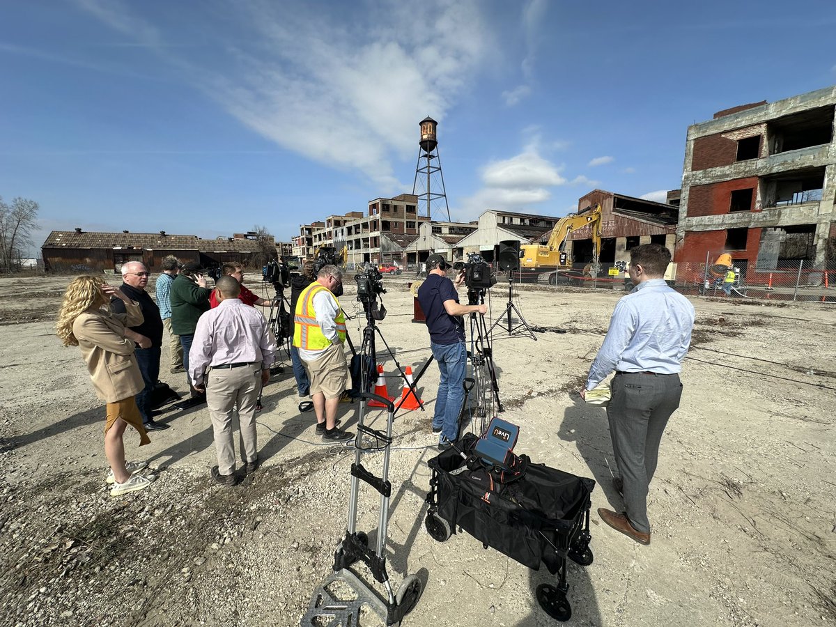 Daily Detroit tweet media