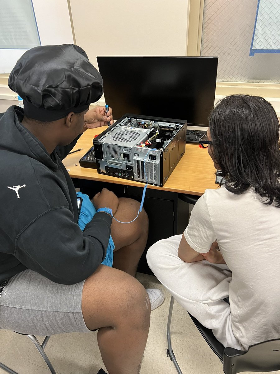 Melissa Lode (@mlodeengage) on Twitter photo Students in Mr. Frédérique’s computer science class get some real-world hands-on learning as members of Dell Student Tech Crew! <a href="/DellTech/">Dell Technologies</a> <a href="/ShannonKBuerk/">Shannon Buerk</a> <a href="/engage_learning/">engage2learn</a> <a href="/ppsdMLLs/">PPSD Multilingual Learners</a> <a href="/LucyElizondo123/">Lucy Elizondo</a> <a href="/EThreeAcademy/">*ECUBEDACADEMY</a> Students in Mr. Frédérique’s computer science class get some real-world hands-on learning as members of Dell Student Tech Crew! <a href="/DellTech/">Dell Technologies</a> <a href="/ShannonKBuerk/">Shannon Buerk</a> <a href="/engage_learning/">engage2learn</a> <a href="/ppsdMLLs/">PPSD Multilingual Learners</a> <a href="/LucyElizondo123/">Lucy Elizondo</a> <a href="/EThreeAcademy/">*ECUBEDACADEMY</a>