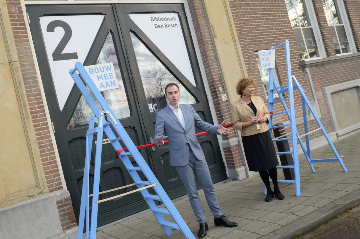 WE ZIJN WEER OPEN 🥳// Wat een dag! Het zonnetje scheen toen wethouder Mike van der Geld vanochtend onze bibliotheek aan de Hekellaan opende. En een groter cadeau hadden we ons niet kunnen wensen: jullie waren met veel vandaag! Bijna 1.000 bezoekers telden we.💥