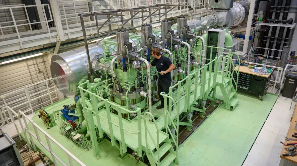 HydrocarbonProc's tweet image. MAN Energy Solutions to offer ammonia-fueled ship engines after 2027

Read More: ow.ly/8T7j50QKHGQ
#MANEnergySolutions #ammoniafueledengines
#ammonia #Japan