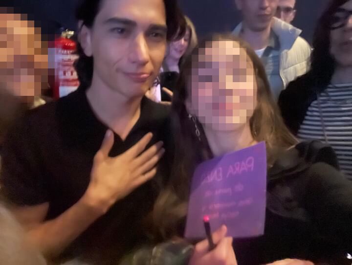 EnzoVaccess's tweet photo. 📸 Foto reciente de Enzo que le mandó a una fan @anita.monteroo leyendo su carta. 🥹❤️ 

Gracias @naacyamanga @anita.monteroo 💕 https://t.co/ehCcRixGIw