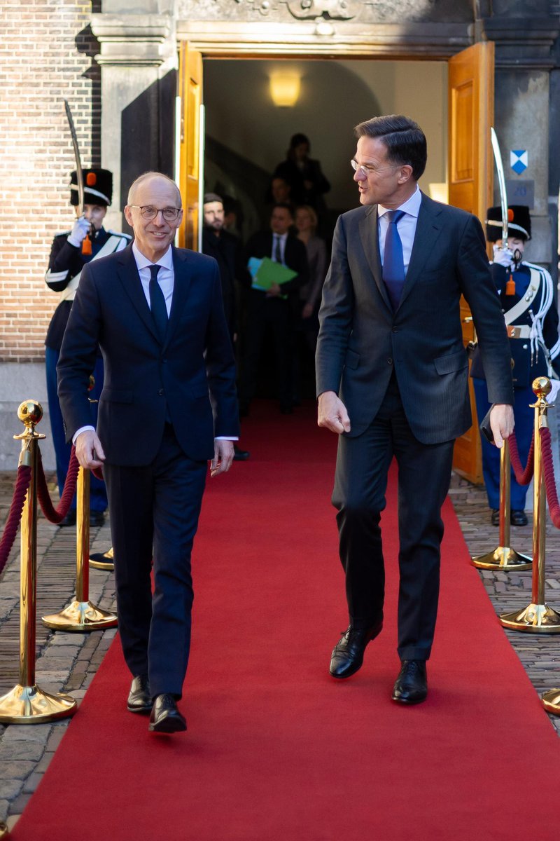 In the Netherlands today to further strengthen the LU - NL partnership. PM Rutte and I agreed to work towards concrete results in common renewable energy projects, defense & student exchanges. We shared common views on EU & NATO issues. Bedankt voor de vriendschap @MinPres!