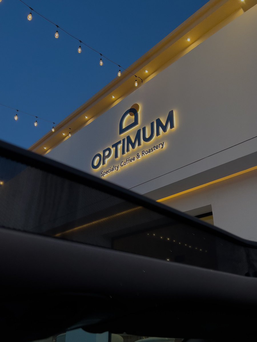 ⠀⠀ سواليّفك وضحكتك ماليه قلبي حُب .