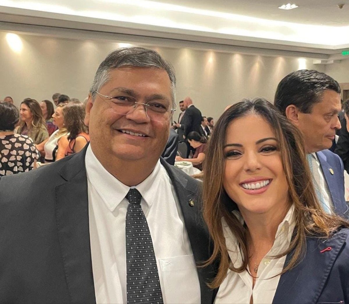 Jakelyneloiola_'s tweet image. Nova diretora Institucional da Jovem Pan. Elaine Keller. 
Apenas…. 🤡🤡🤡
Desliguem a Jovem Pan. 👍🏻