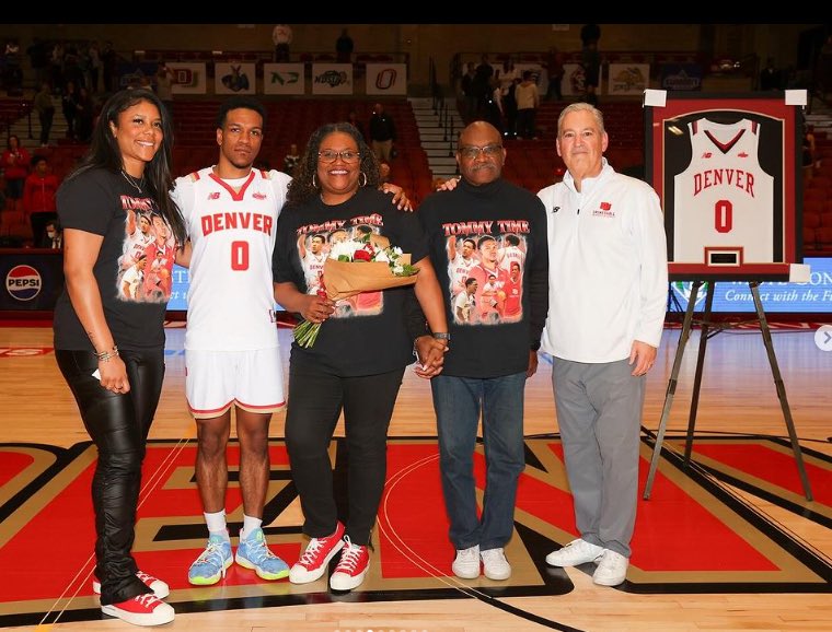 FrameDeArt's tweet photo. Honored to frame DU Men’s Basketball jerseys for the seniors and the managers! Six jerseys in total!
#GoPios #UniversityofDenver #DUHoops #Basketball #Denver #Colorado #framing #customframing #pictureframing #art #decor #walldecor #milehighcity #cityofdenver #cityofEnglewood #shoplocal #shopsmall #madeinEnglewood
@TruVueGlazing
@DU_MensHoops
