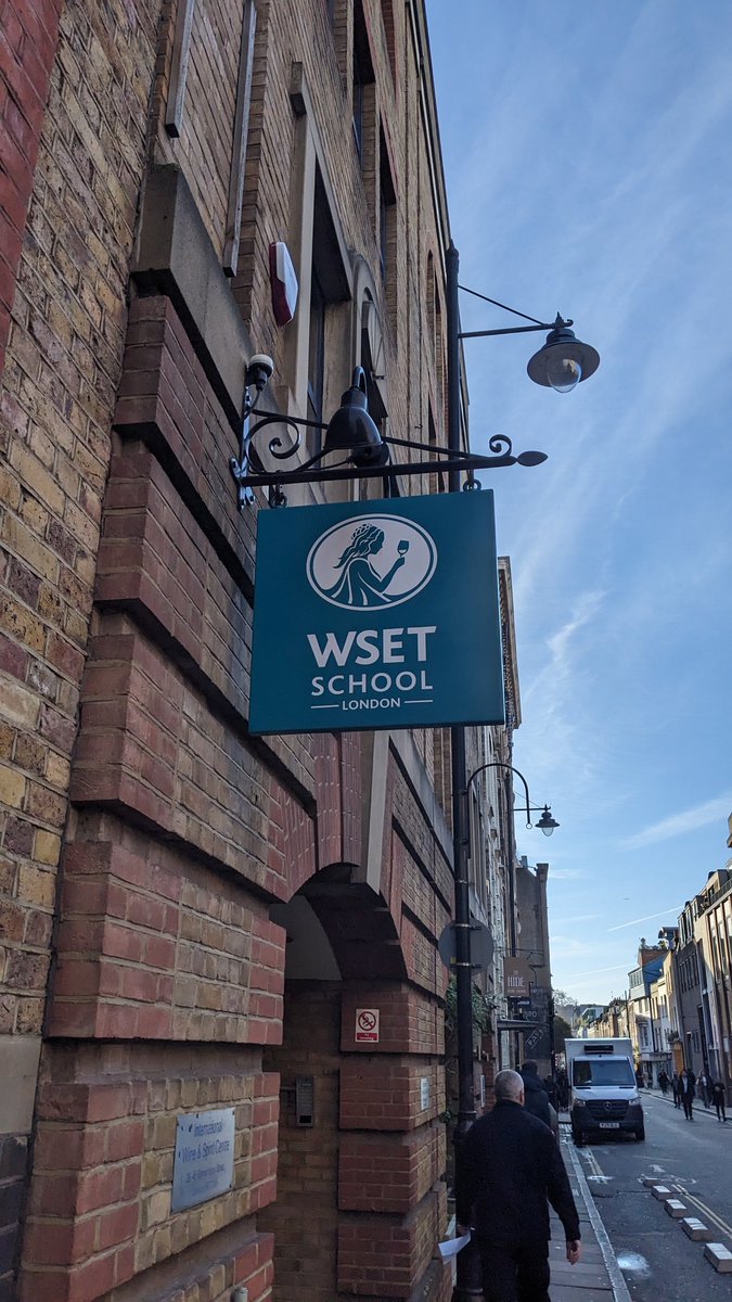 mjrsomm's tweet photo. Back in the WSET mothership.

 @WSETschool #winetasting #wsetdiploma #D3 https://t.co/luDQNkF6kT