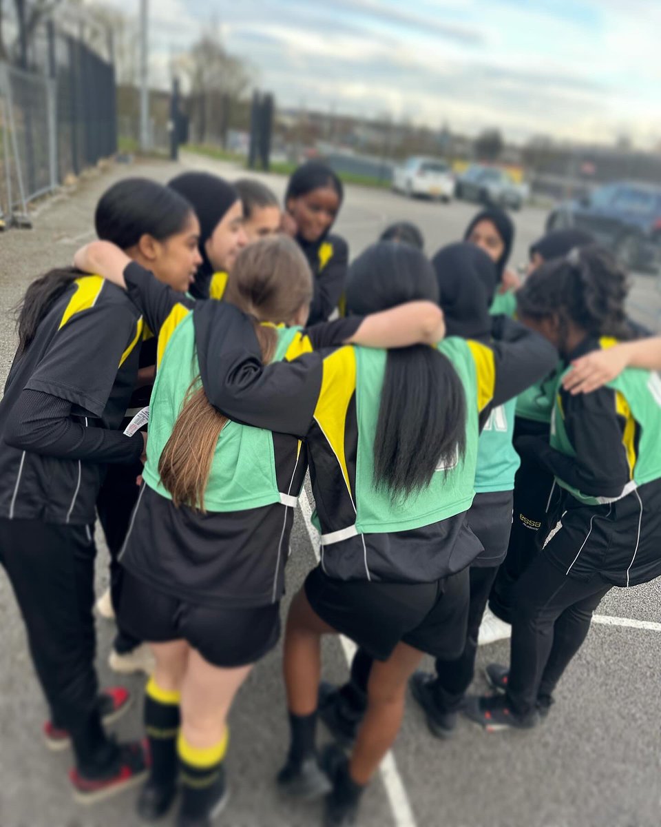 EssaHealth's tweet photo. A double loss for our Y7 and Y10 netball teams tonight!
This didn’t stop their morale; they are already ready to get back training next week - well done girls 👏
Well done to @SharplesPE - it was a pleasure hosting!
#teamessa #healthfaculty #allwillsucceed #allwillbehealthy 💚💛 https://t.co/XtzLfdjkf9