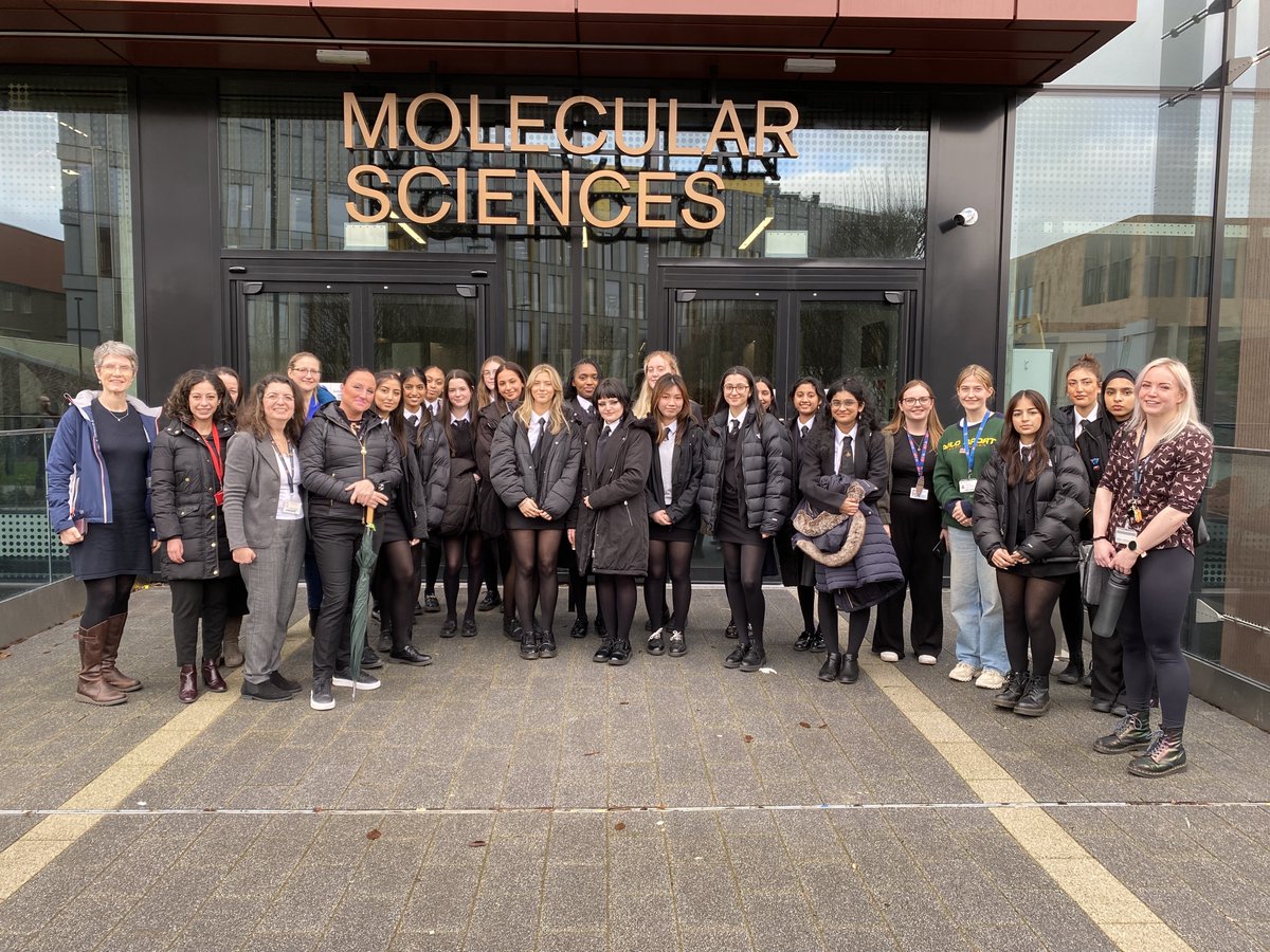 Delighted to host, in our new @UoBChemistry home, such motivated #womeninSTEM from @BVGS_STEM. Inspiring discussions on careers in Sciences, Engineering & Medicine with @graceballl @MOdyniec @PikramenouGroup @JessicaMABlair @NBIF_UK @KukkolaAnna @UoB_MDSOutreach + colleagues