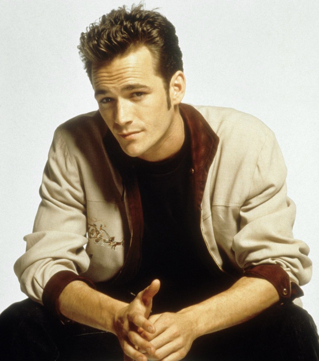 Nous avons une pensée pour Luke Perry qui nous a quittés il y a 5 ans aujourd’hui 🕊️
#LukePerry #BeverlyHills90210 #BeverlyHills #Dylan #DylanMcKay