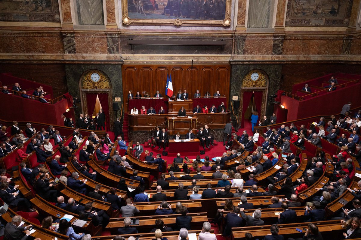 L_Lafon's tweet photo. 4 mars 2024, 18h48 : le Congrès vote l'inscription de la liberté des femmes de recourir à l'IVG dans la Constitution. Le socle juridique de la loi Veil est renforcé. Surtout la liberté des femmes à disposer de leur corps est placée au plus haut niveau de nos libertés publiques. https://t.co/cAfevn8Lcl