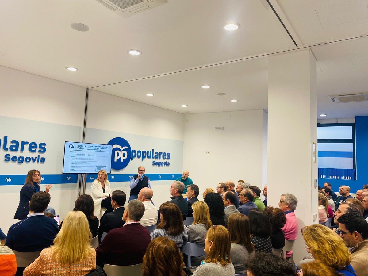 PPopularCyL's tweet image. Nos sentimos orgullosos de la Educación de #CyL, calificada con sobresaliente por el informe Pisa y que demuestra el gran trabajo de la #JCyL presidida por @alferma1.

El objetivo del @ppopular es fomentar una sociedad preparada para el futuro con una formación de calidad.