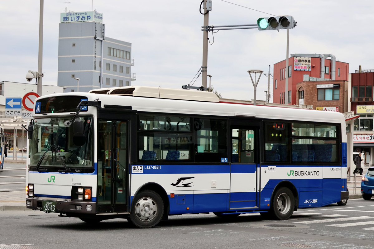 ジェイアールバス関東成田空港支店 では初登場のレインボー2。成田200