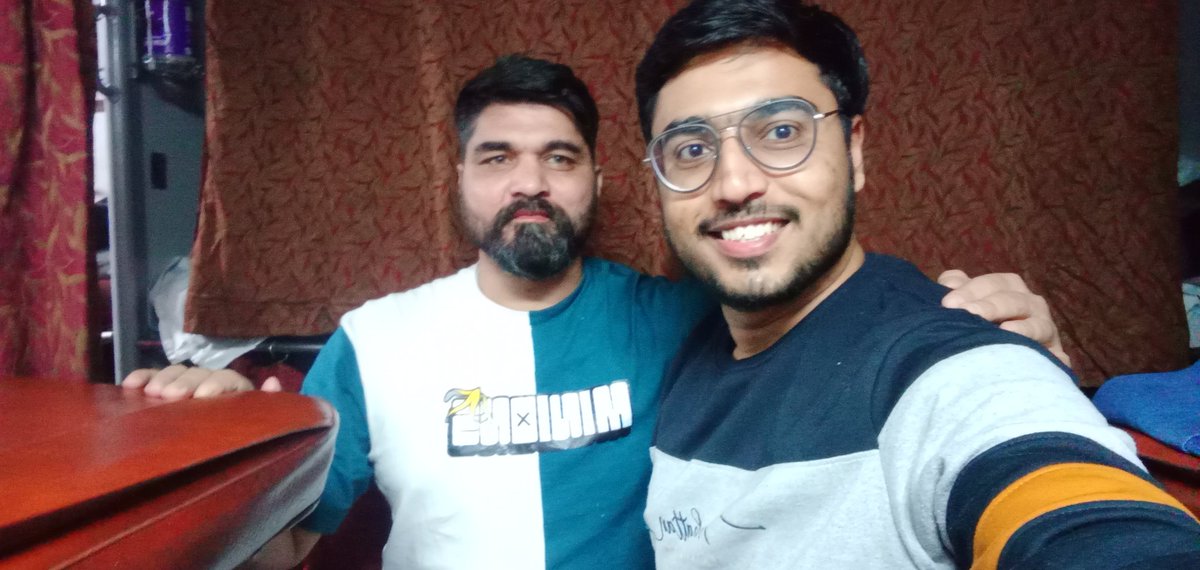 Encountered Rohit Rana, renowned defender of the Pro Kabaddi League,  during a train journey. Enjoyed hearing about his remarkable comebacks from injuries. 💪🏻💪🏻
#ProKabaddiLeague