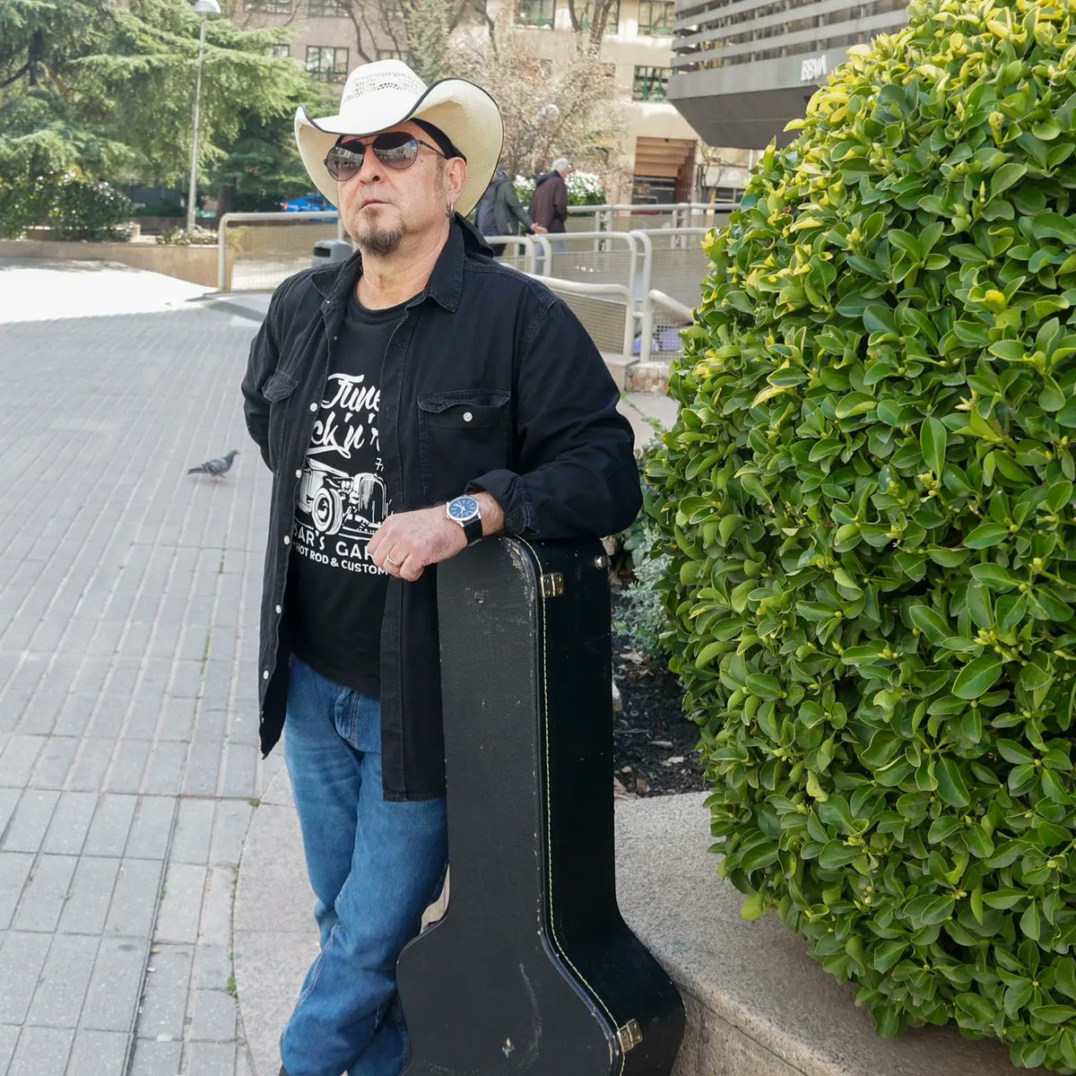 GcSergioP's tweet photo. Este lunes en @20m podéis leer la entrevista a Carlos Segarra, cantante de @LosRebeldesOfi1,y yo tuve el placer de hacer las fotografías.
¡Estas son algunas de las mejores!
https://t.co/7WRGhTTArb https://t.co/NsE9wlf6Eq