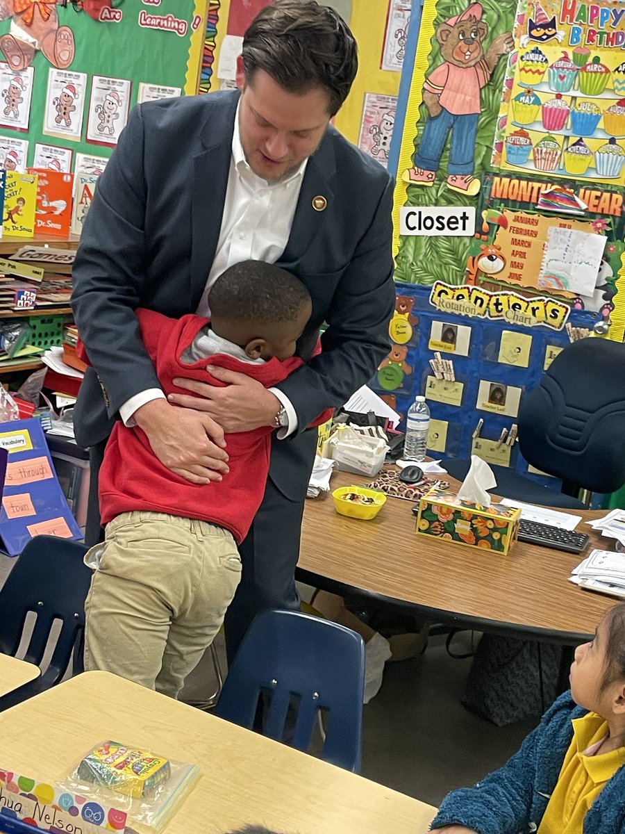 It’s always a great time visiting @MPSAL schools in District 74 - it was a pleasure reading to students at Crump Elementary this morning for Read Across America week!