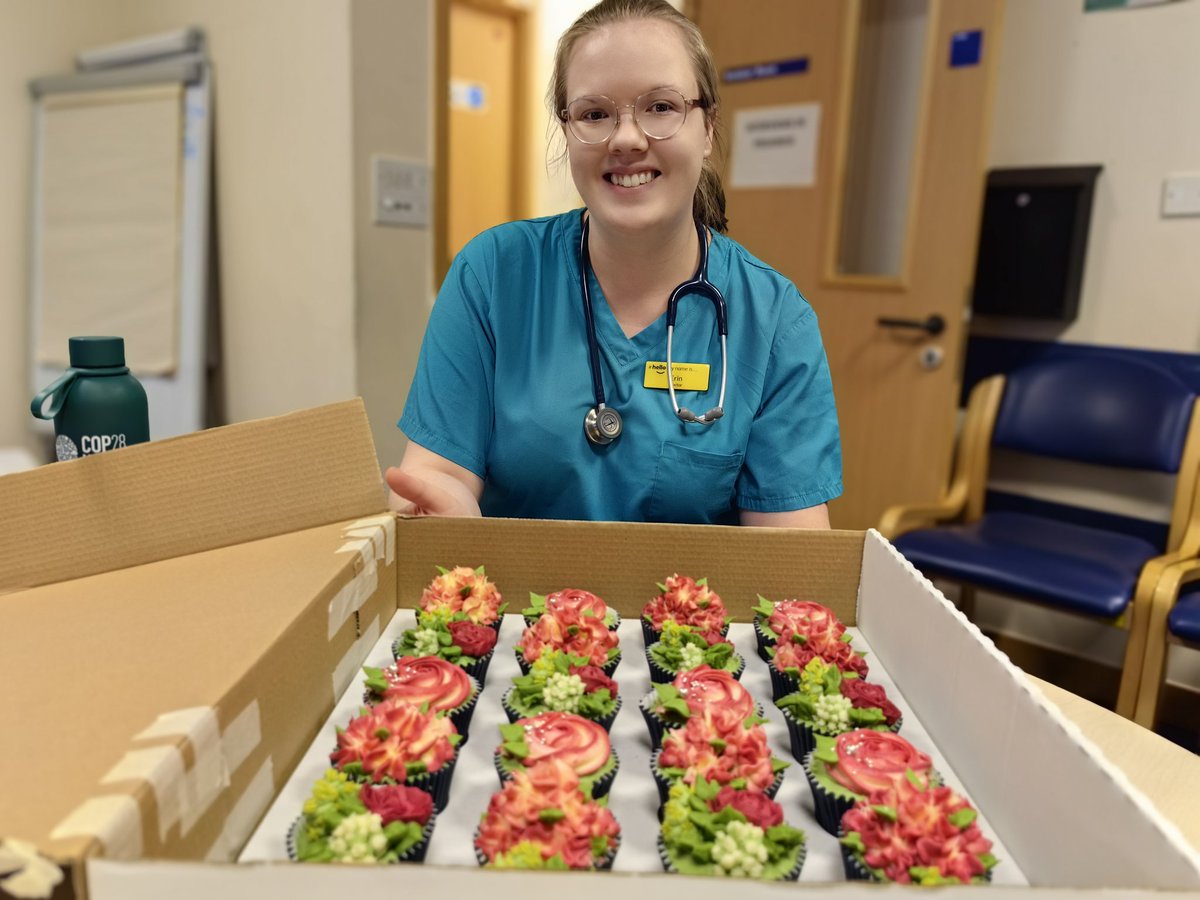 Dr_ErinLS's tweet image. Another baked goods delivery @SWBHnhs 🧁

I was so excited; I made a separate box of 6 cupcakes to surprise the mental health team, they really supported me on Friday with a case that was lingering on my mind. They were thrilled 😀

The rest shared with the lovely ED team @EC_SWB
