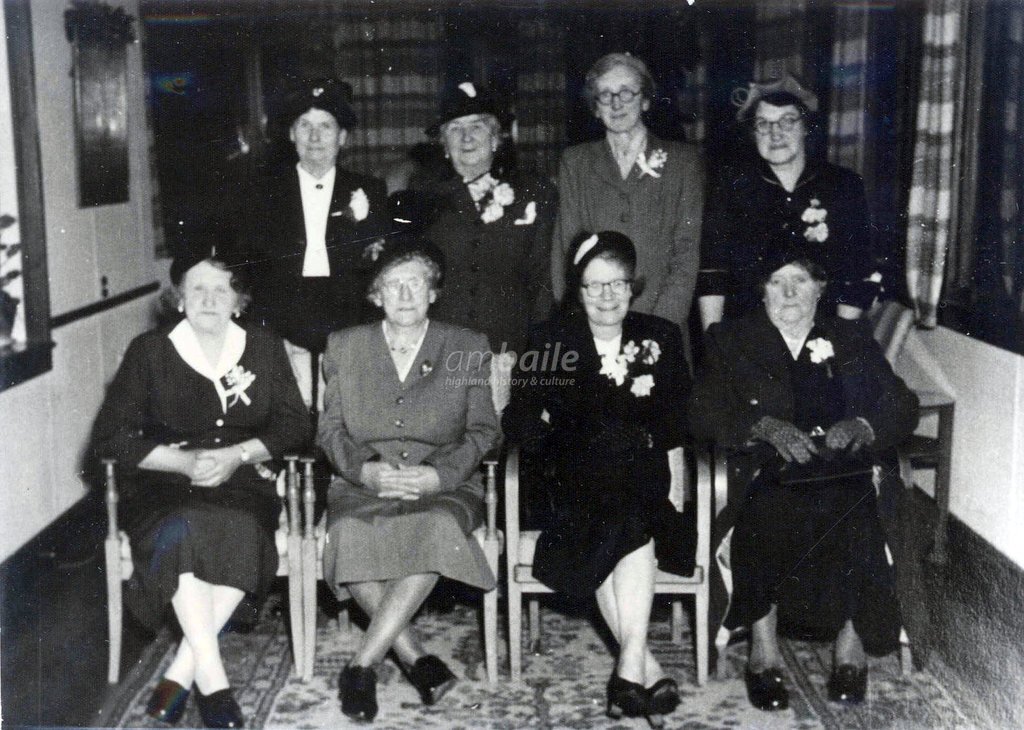 Ladies of Lochbroom🏴󠁧󠁢󠁳󠁣󠁴󠁿

Group of ladies from the Lochbroom area, Ross-shire.

#Lochbroom #Ullapool #Rossshire #Clans #MacDonald #MacLeod #Mackenzie #Ross #Matheson

For the names of these lovely ladies please click on the link below:
facebook.com/photo?fbid=874…