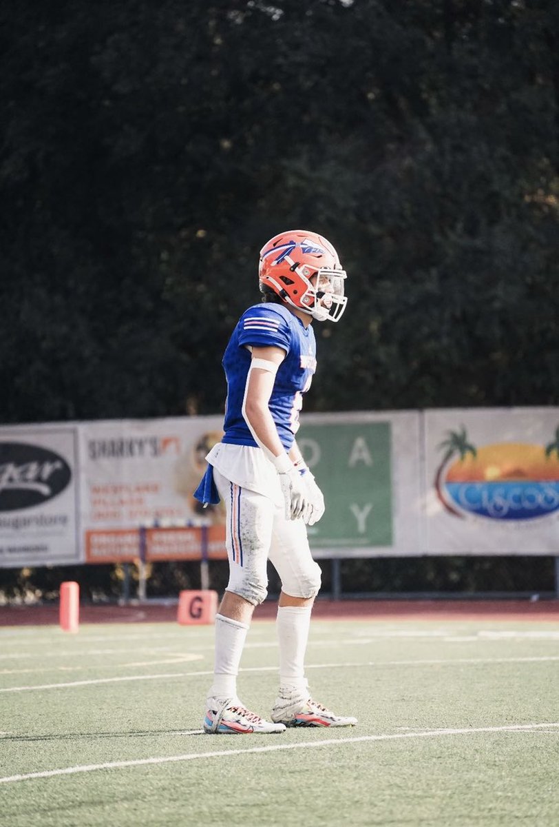 Junior season highlights: hudl.com/v/2MSNdn
 
FS/SS
10 games
3 interceptions
2 touchdowns
60 tackles
3 FF
Transferred to: Newbury Park Highschool