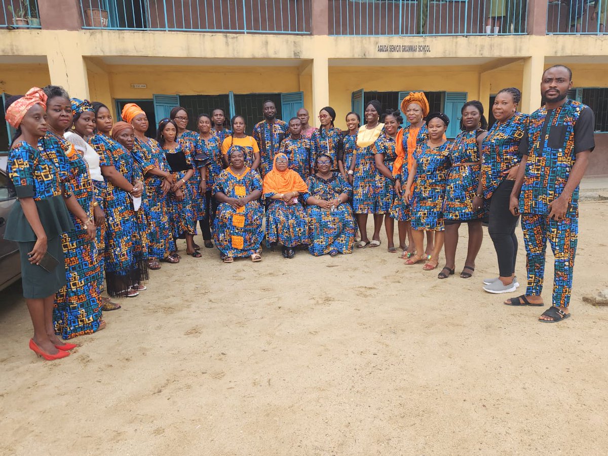 Photograph of Aguda senior Grammar School staff.
