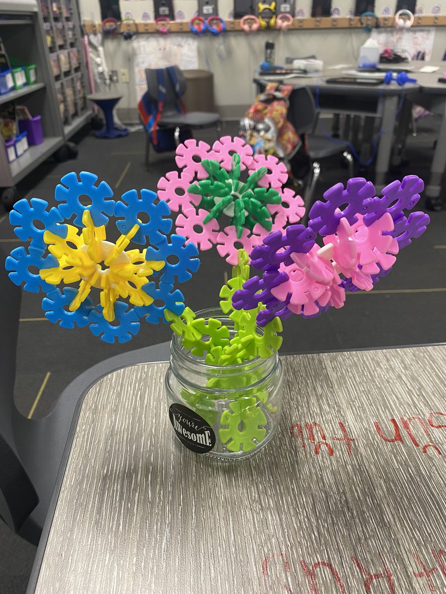 When you work at STEM school, you receive engineered flowers. 💐 #CanKinder <a href="/canSTEM/">Cannon Cubs</a> #BeCannonProud