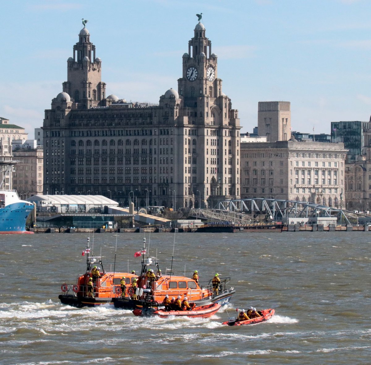 What a day! 200 years of @RNLI. We count on your generosity and we count on your kindness.

Ordinary people doing extraordinary things.

#OneCrew #RNLI200 💙🧡
#SavingLivesAtSea🛟