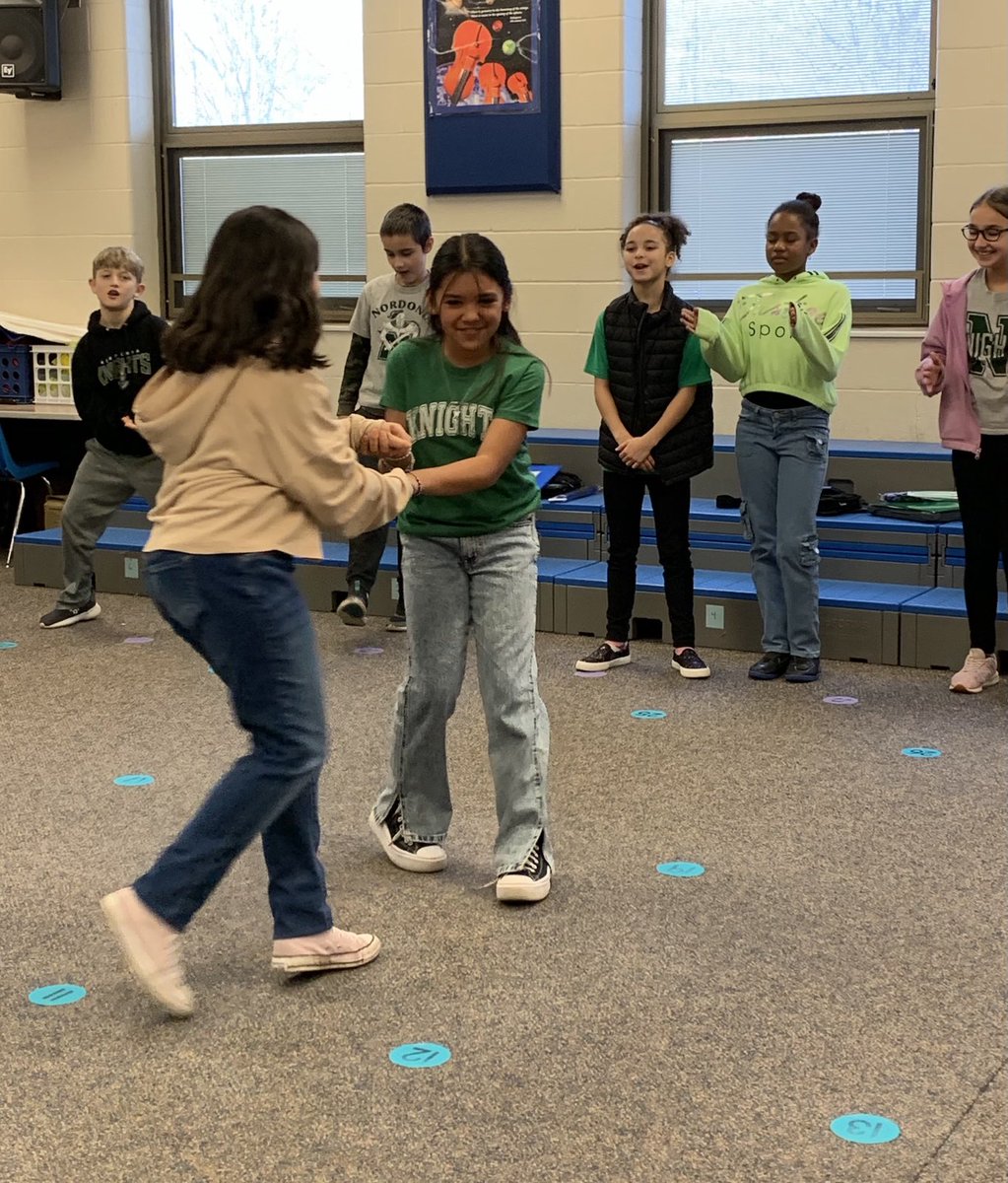 Fourth grade folk dance fun! 🎶 #NfSquirepride ⁦<a href="/jen_gruber/">jenagruber</a>⁩