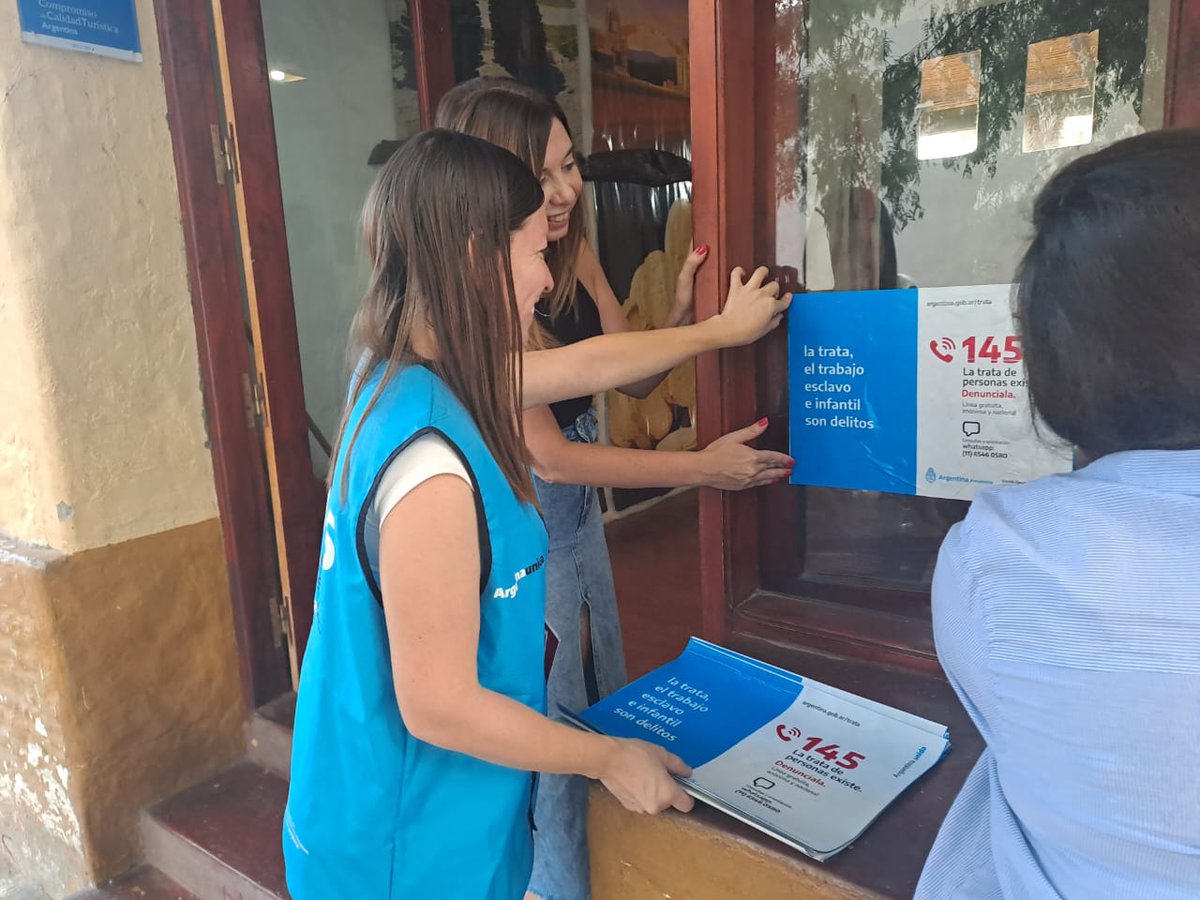 📍 #Catamarca: el Comité estuvo presente en la ciudad de Santa María con su campaña de difusión y visibilización de la #trata de personas. Se realizó una reunión con representantes del municipio, se dejó folletería y se realizó una pegatina en oficinas y dependencias estatales.
