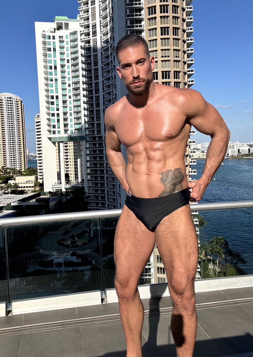 Last day in Miami 🏖️follow my back up Twitter @theleodomenico_