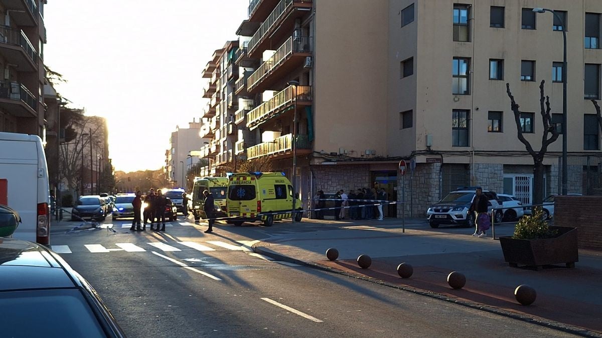 BarrioSeguro_es's tweet photo. ‼️ #URGENTE

Un hombre, de origen marroquí y bajo los efectos de la cocaína, atropella a un peatón en Reus (Tarragona) y lo deja herido en estado crítico. https://t.co/sYQOSPsM2b