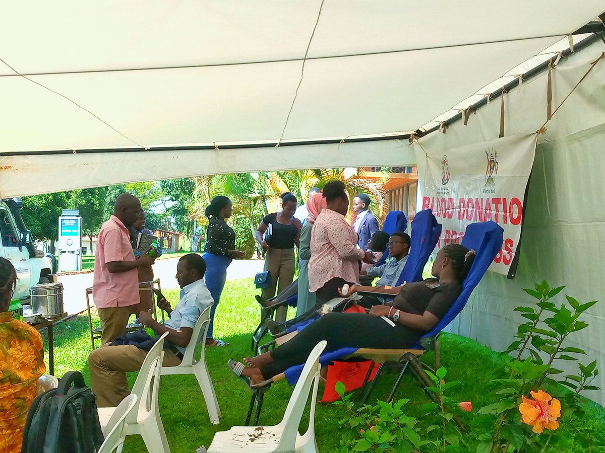 Ucu_CRA's tweet photo. We also had an HIV/AIDS testing session where we were honoured to have our Deputy Speaker 26th Guild Government and Mr. Ahumuza Alia (MP Theology and Divinity) donate blood to save a life. 💉 Many other students also participated in this noble cause. #healthawarenessweek https://t.co/LIfAG1fZNo