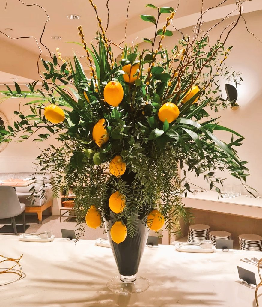 • Decoración para las mesas de buffet de un hotel • 🍋

Te ayudamos a crear espacios inolvidables para tus clientes ✨️
📲 913991733 ▪︎ 607703352 
📧 manuelestebanb@hotmail.com

#Madrid #decoraciónfloral #floristasmadrid #diseñofloral #decoraciónhotel