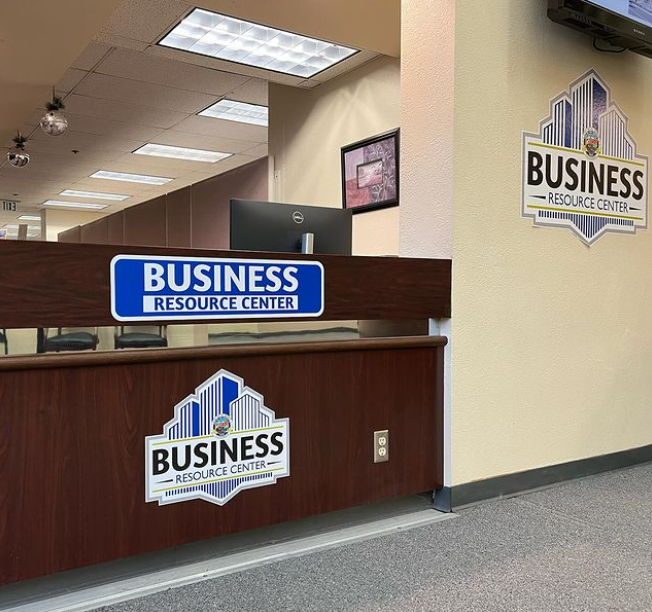 MyElMonte's tweet photo. 🌟 Exciting News! 🌟 congratulations to the amazing city of El Monte for being featured Western City Magazine! Check out the article "Gaining Purchase: How Three Cities Overcame the Pandemic-fueled Retail Blues" by staff writer Jackie Krentzma.

https://t.co/uFaX16oMqn https://t.co/C6cAlafGrz
