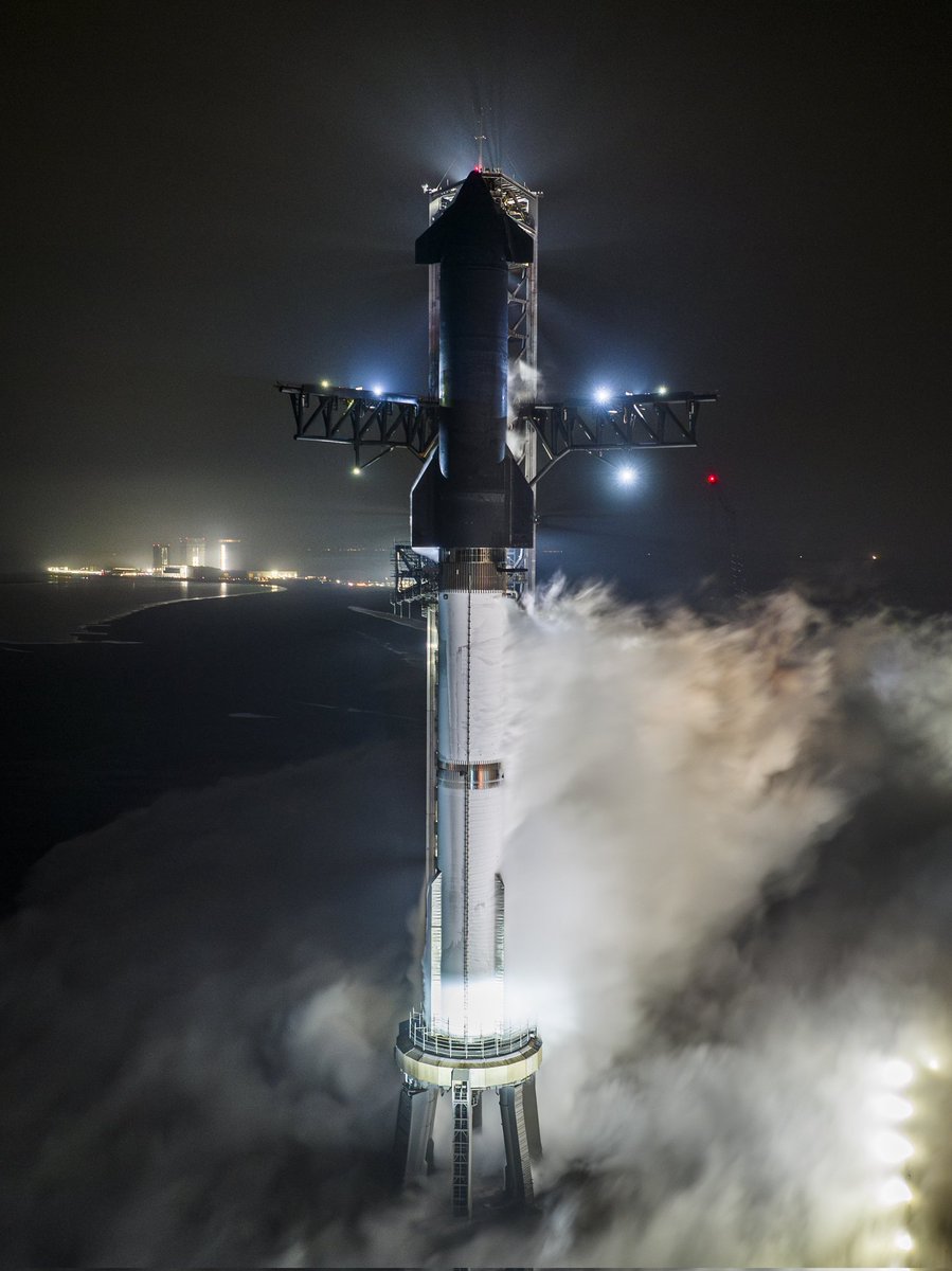 Space Nøsey tweet media
