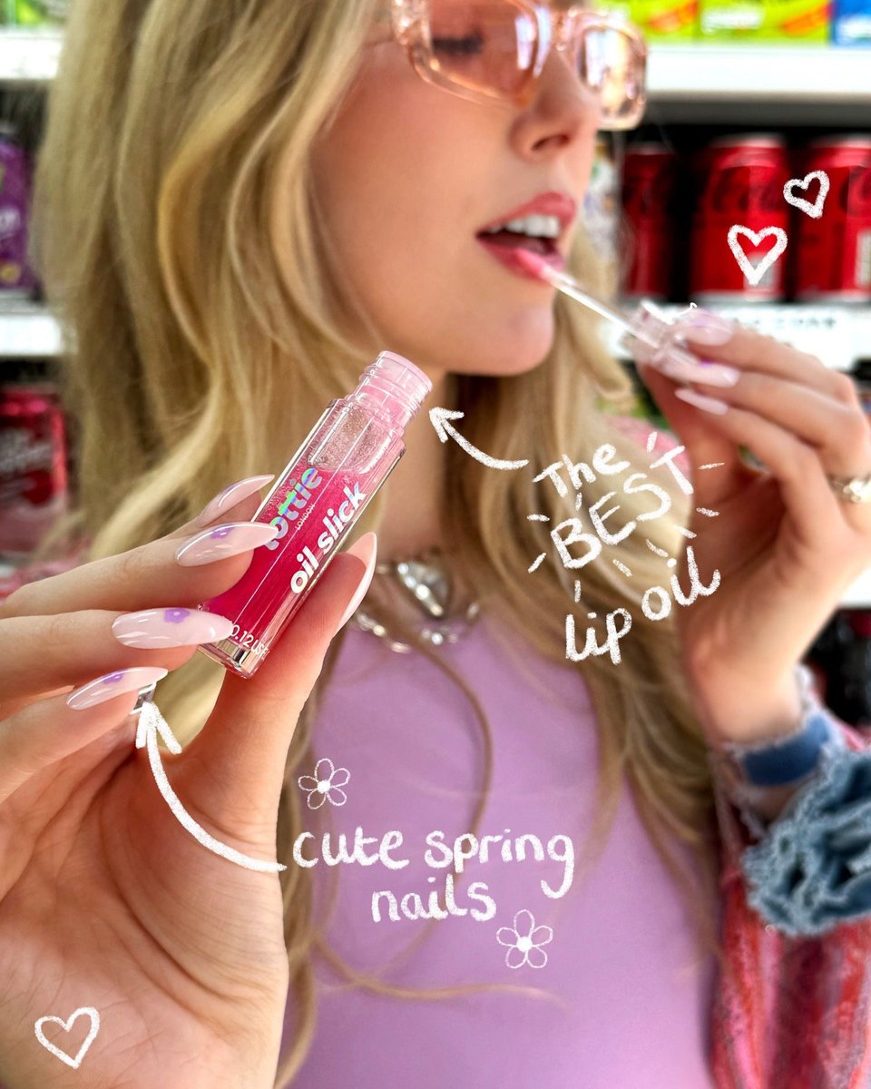 we're calling it the #springkissed look! 💗🫧🌸🍒 cute nails + hydrated lips courtesy  #lottielondon 🌸

#springkisseddiaries #springvacay #springbreak