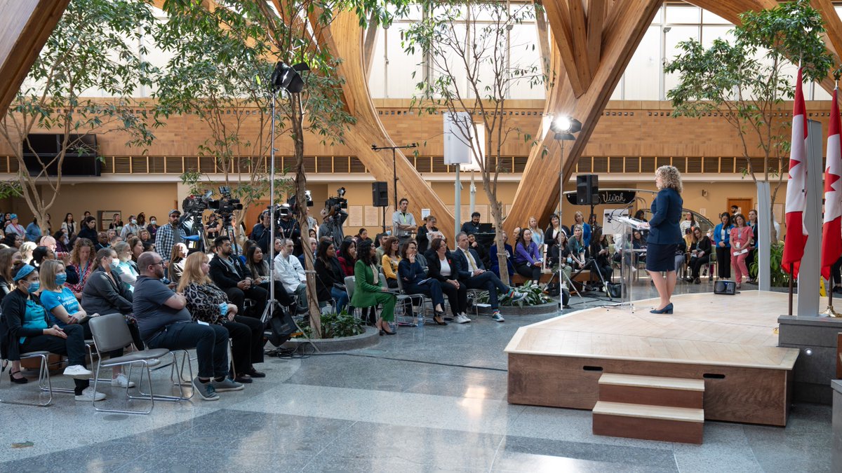 CNA Board Member Farah Khan attended the Nursing Retention Toolkit announcement earlier today with Health Minister Mark Holland and Dr. Leigh Chapman, Chief Nursing Officer for Canada.