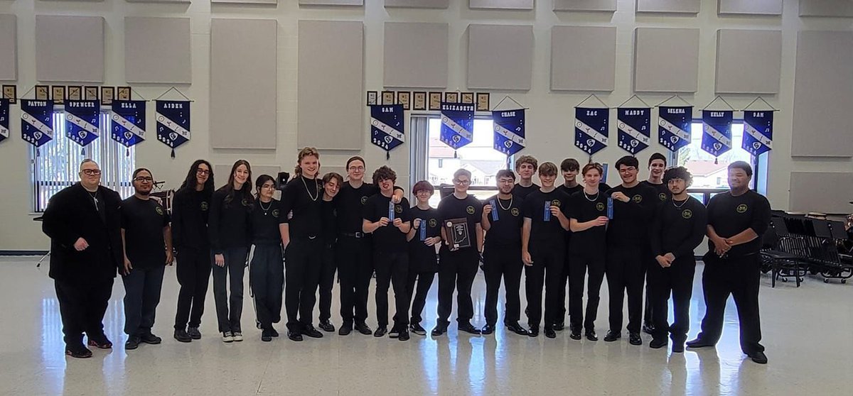 FWCommSchools's tweet image. This weekend's #ISSMA Jazz performances included 8 of our schools (#Lakeside, #Jefferson #MemorialPark, #NorthSide, #Northrop, #SouthSide, #Snider, #Wayne) and there were many award winners. #JazzBand #WeekendWrapup (1/2)