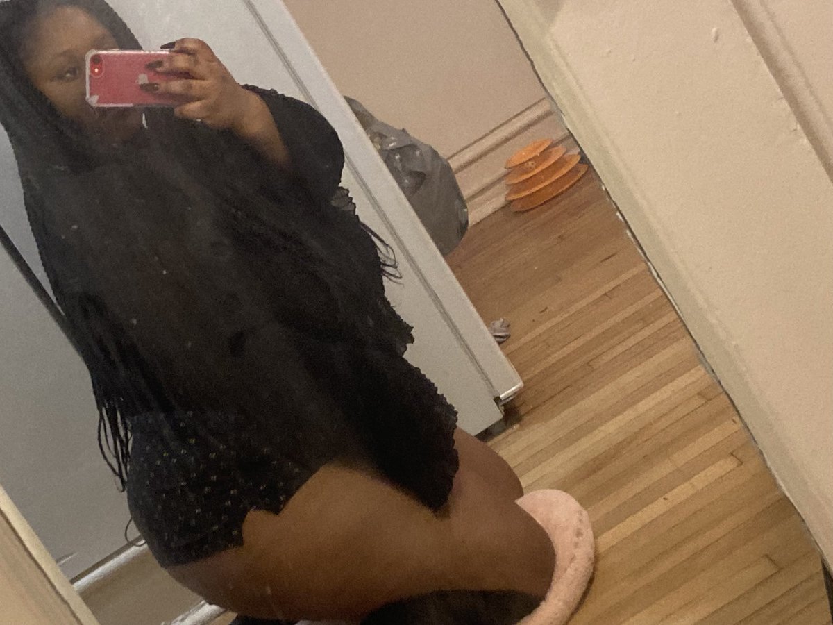 MistressDaj's tweet photo. Thick is better 😘 https://t.co/kceJvJE2n1
