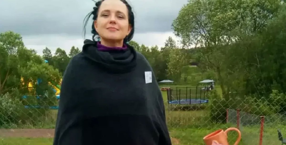 HannaLiubakova's tweet photo. #Belarus: Alena Karpenka, a ceramic artist, took a video at a polling station revealing early closure on election day. She shared the footage with a friend abroad. She was arrested &amp; remains detained without release. This is an example of how witnesses are punished in Belarus. https://t.co/tvf6tWcKIP