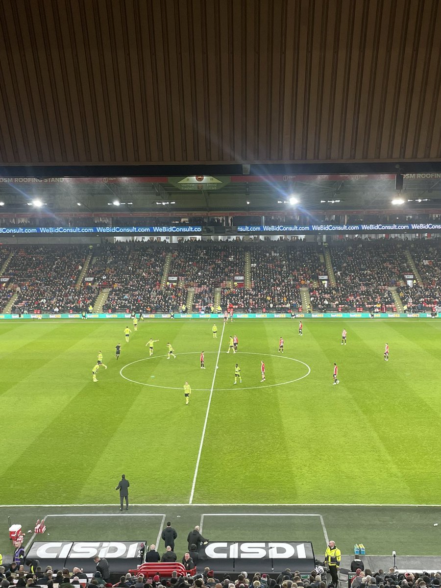 3-0 Arsenal already and we’re only in the twelfth minute. Looking like a long evening for Blades fans. 

#PremiereLeague #SHUARS #SheffieldUnited #Arsenal
