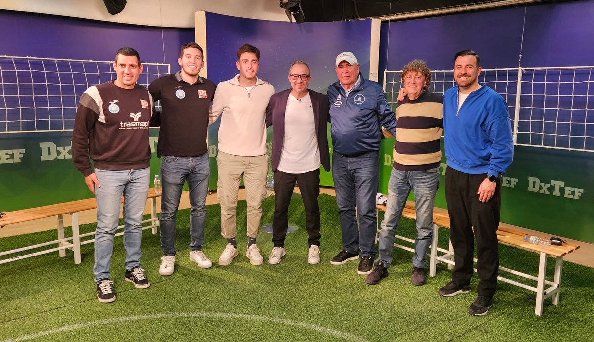 Connectin el 📺 que arranca #DxTEF 🤾🏼 Eugenio Tilves, tècnic, i Javier Bodí, jugador del @UDHCEivissa ⚽️ Jorge Bengoechea, jugador de @cdibizaip 📲 teftv.com/la-tef-en-dire… 🎙️ @pacosamuperez amb @labichampion @Ercatorce i Tolo Darder