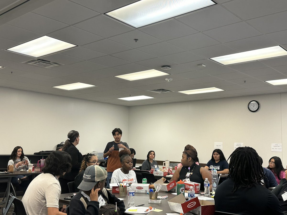 Our Superintendent Student Advisory Council engaged in deep discussions on policy today! They brought insightful perspectives about changes they believe will positively impact Ss for years to come. So proud! 🤩Thank you to @nramback for facilitating this work! @SpringISD_Super